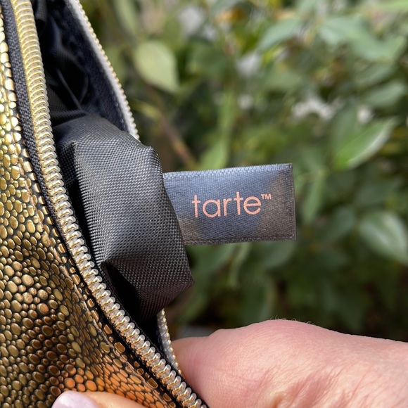 Tarte - Gold-Getter Makeup Bag - Picture 7 of 11
